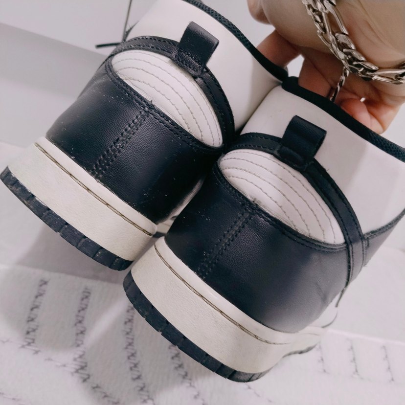 Nike Kadın Siyah Beyaz Bağcıklı Spor Ayakkabı - Görsel 4