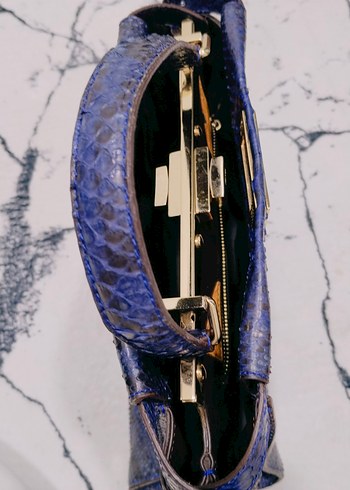 FENDİ vintage orjinal Mavi Yılan Desenli Deri Kadın Çanta - Görsel 13