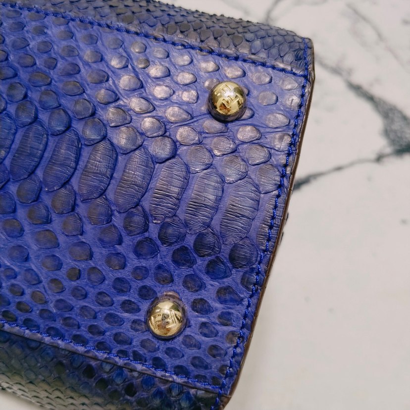 FENDİ vintage orjinal Mavi Yılan Desenli Deri Kadın Çanta - Görsel 3