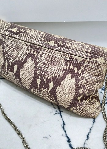 HOTİÇ Zincir Detaylı Kahverengi Yılan Derisi Desenli Kadın Çanta - Görsel 2