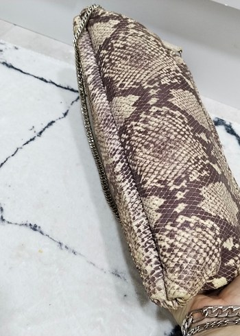 HOTİÇ Zincir Detaylı Kahverengi Yılan Derisi Desenli Kadın Çanta - Görsel 3