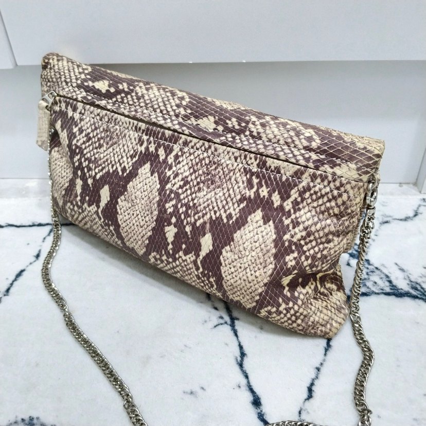 HOTİÇ Zincir Detaylı Kahverengi Yılan Derisi Desenli Kadın Çanta - Görsel 2