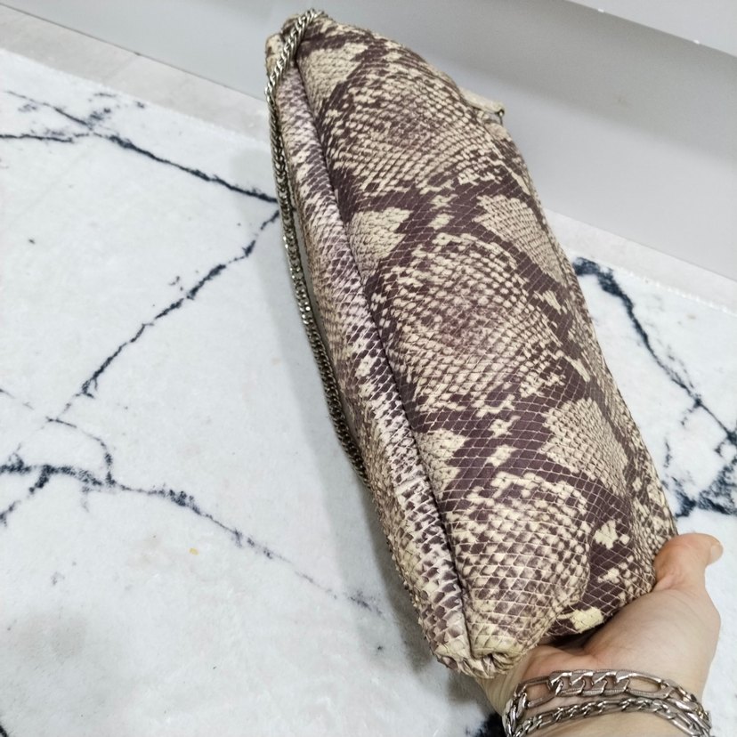 HOTİÇ Zincir Detaylı Kahverengi Yılan Derisi Desenli Kadın Çanta - Görsel 3