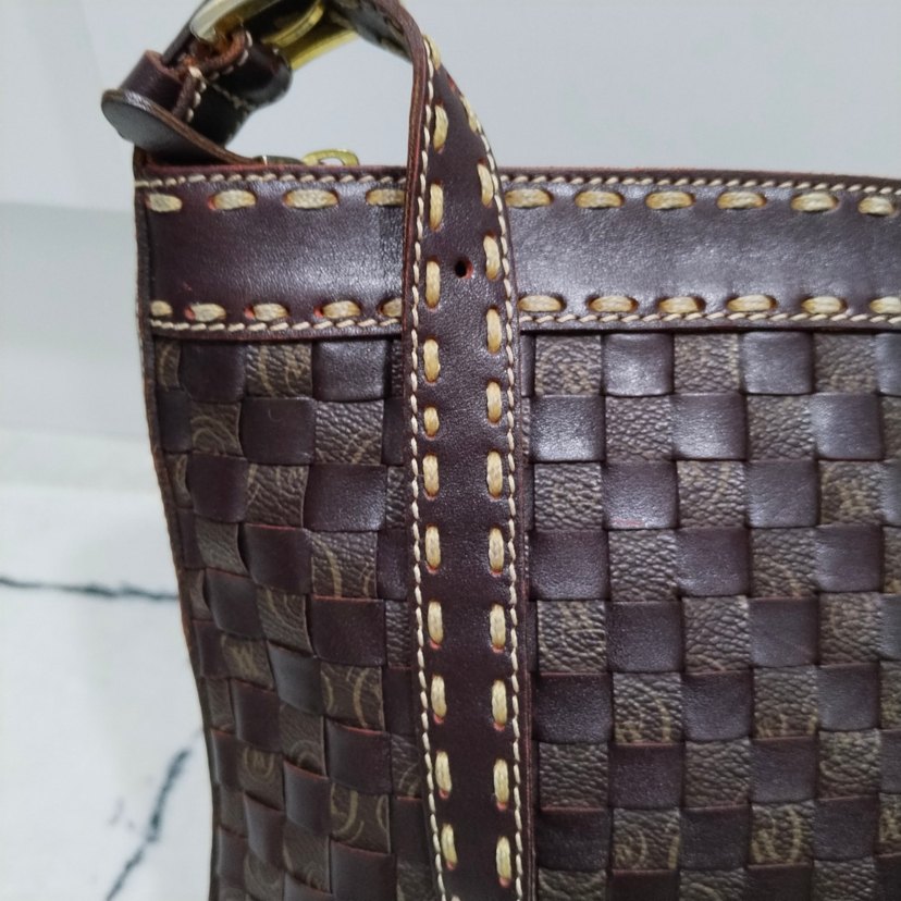 VAKKO Kahverengi Deri Kare Desenli Kadın Çanta - Görsel 5