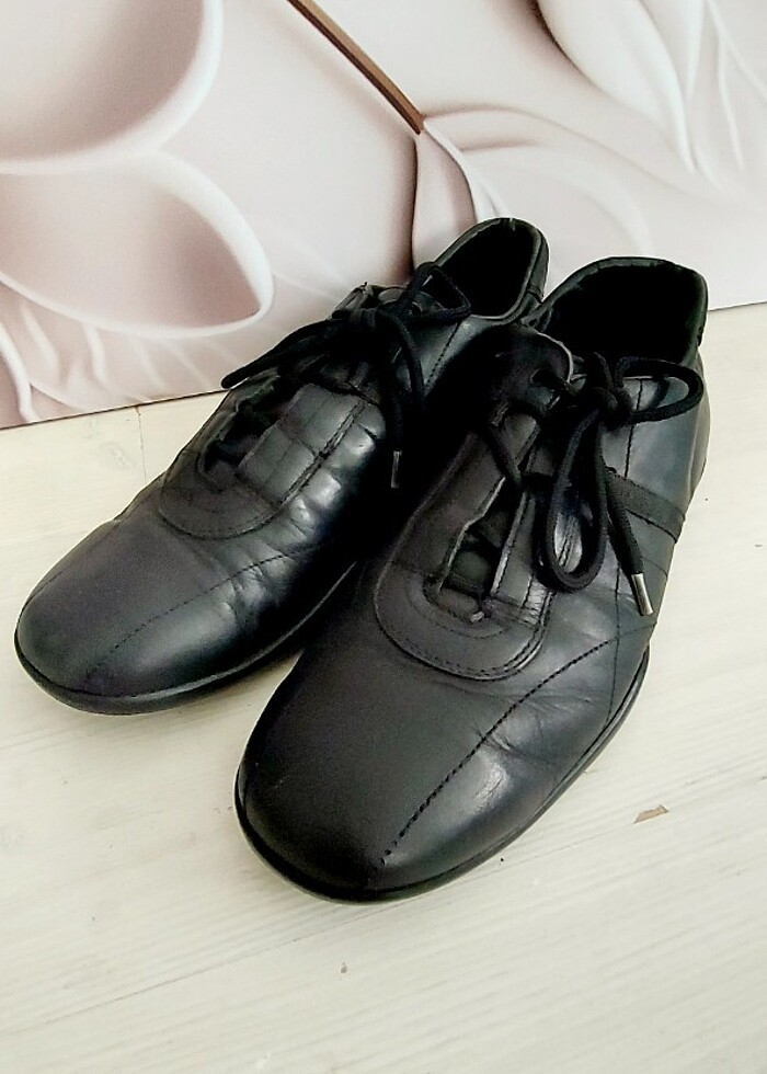 Prada 42 no ic ve dış gercek deri. Orjinal - Görsel 4