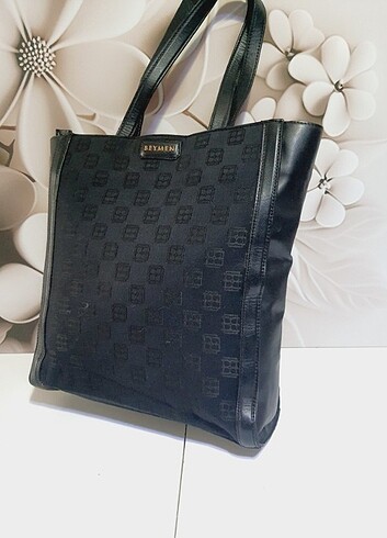 Beymen. 38x39 cm detaylar hakiki deri