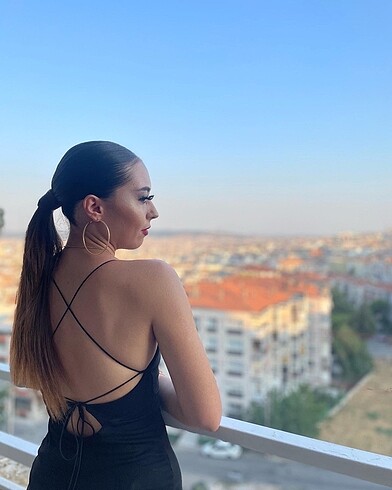 Diğer Sırt dekolteli ????