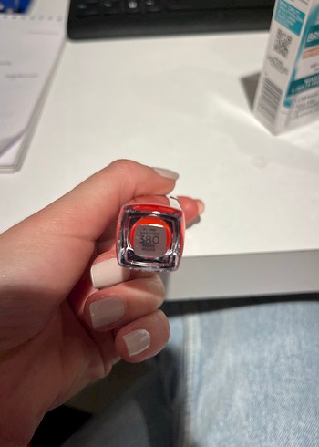 L'Oréal Plump Ambition Kırmızı Ruj - Görsel 2