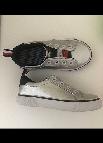 Tommy hilfeger 2 yas ayakkabi 22-23numara - Görsel 3