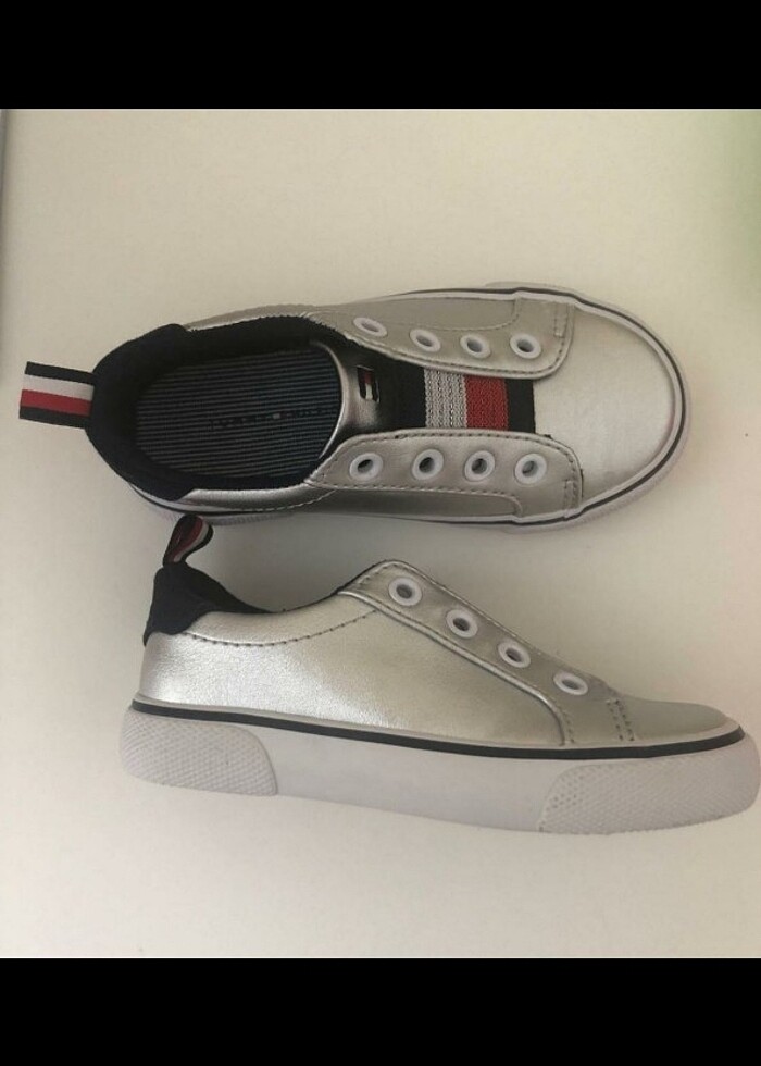 Tommy hilfeger 2 yas ayakkabi 22-23numara - Görsel 3