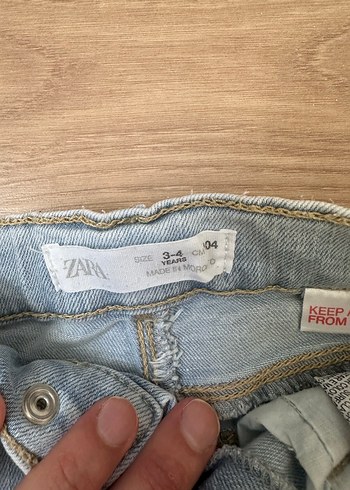 Zara Düğmeli Bol Kesim Kız Çocuk Kot Pantolon