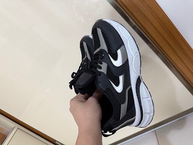 Kadın spor ayakkabısı