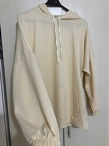 Beyaz sweatshirt
 - Görsel 2