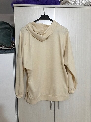 Beyaz sweatshirt
 - Görsel 3