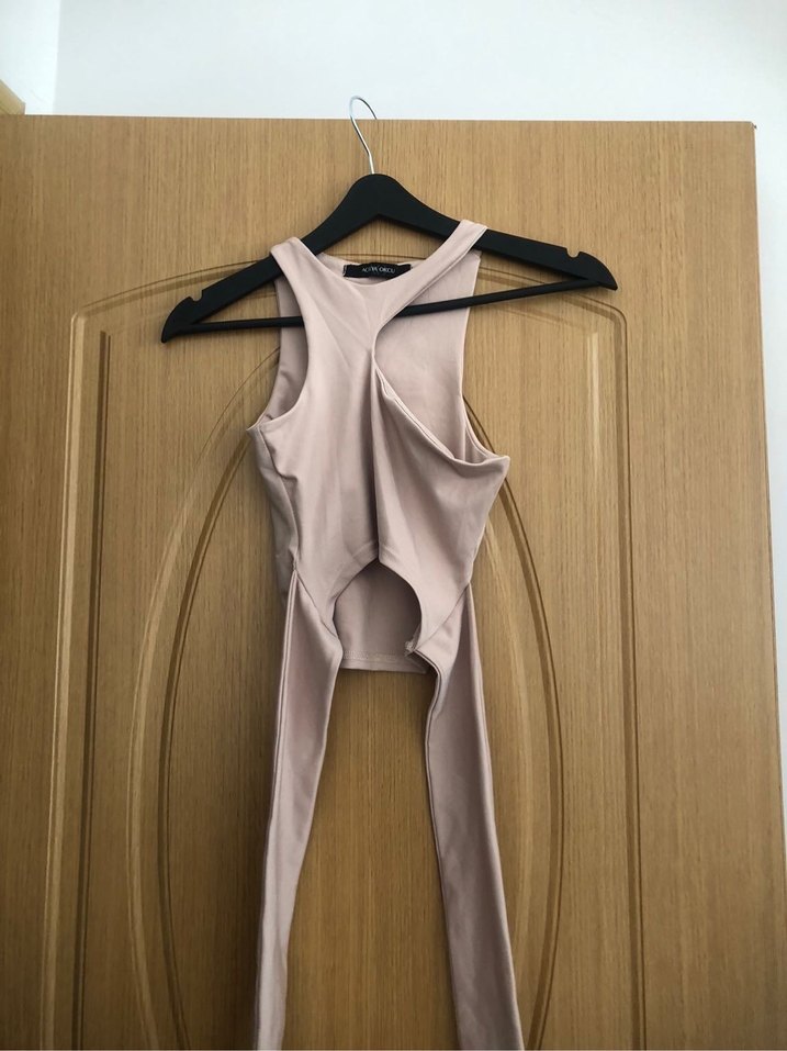 Bej Asimetrik Kesim Crop Top - Görsel 2