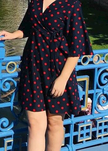 Kırmızı Puantiyeli Midi Elbise V Yakalı - Görsel 2