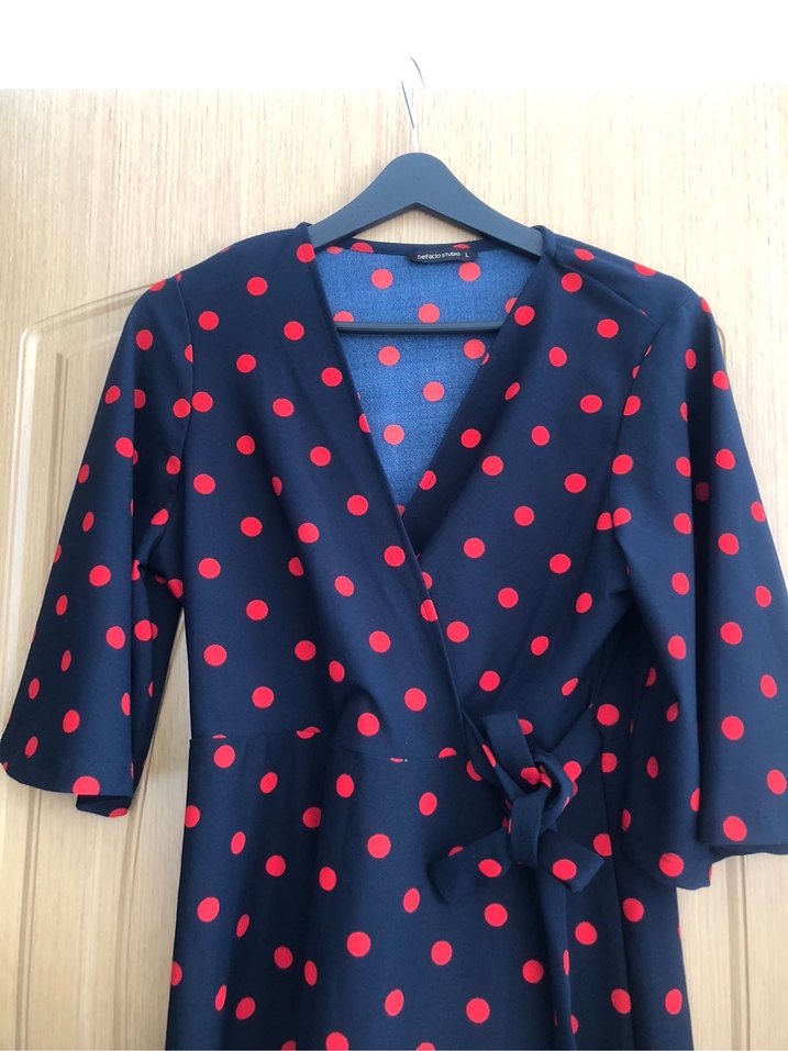 Kırmızı Puantiyeli Midi Elbise V Yakalı - Görsel 3