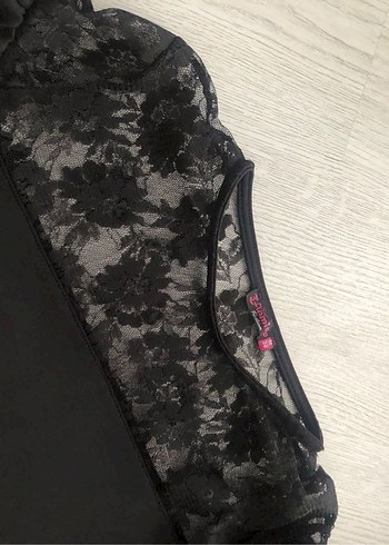 Dantel Detaylı Siyah Gotik Mini Bluz - Görsel 2