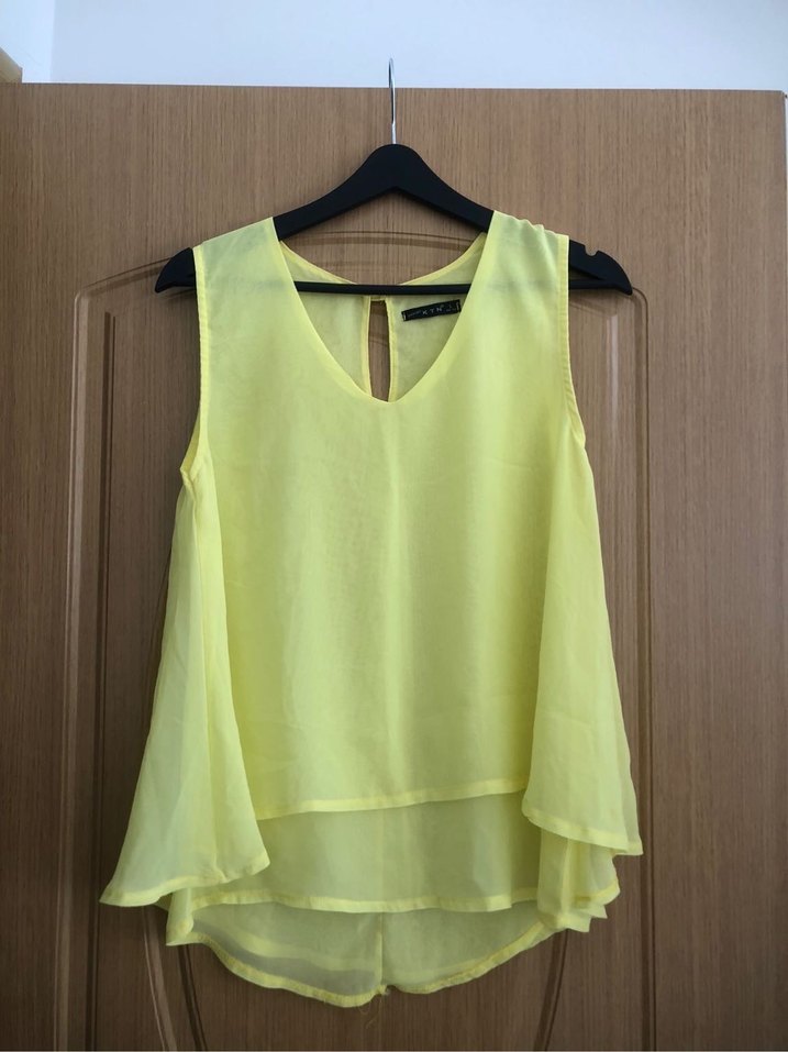 Sarı V Yakalı Kolsuz Salaş Bluz - Görsel 2