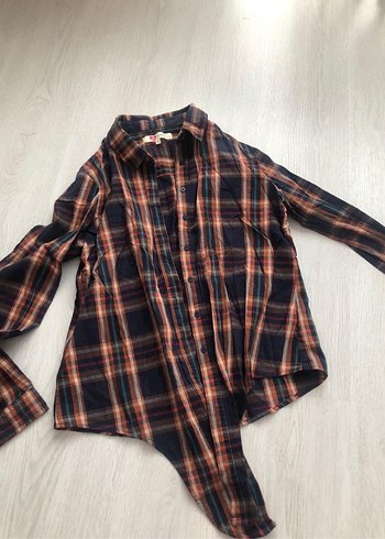 Düğmeli Uzun Kollu Kadın Gömlek - Görsel 3