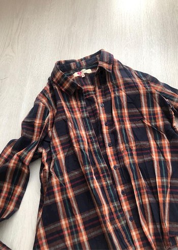 Düğmeli Uzun Kollu Kadın Gömlek - Görsel 2