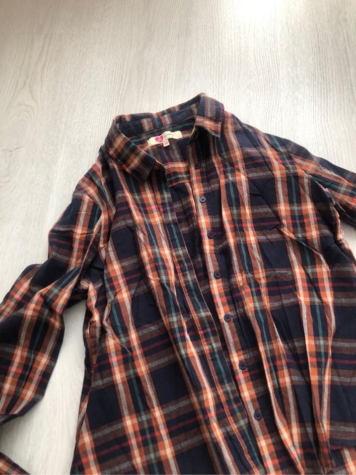 Düğmeli Uzun Kollu Kadın Gömlek - Görsel 2