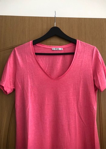 Pembe V Yaka Kısa Kollu Kadın Tişört - Görsel 2