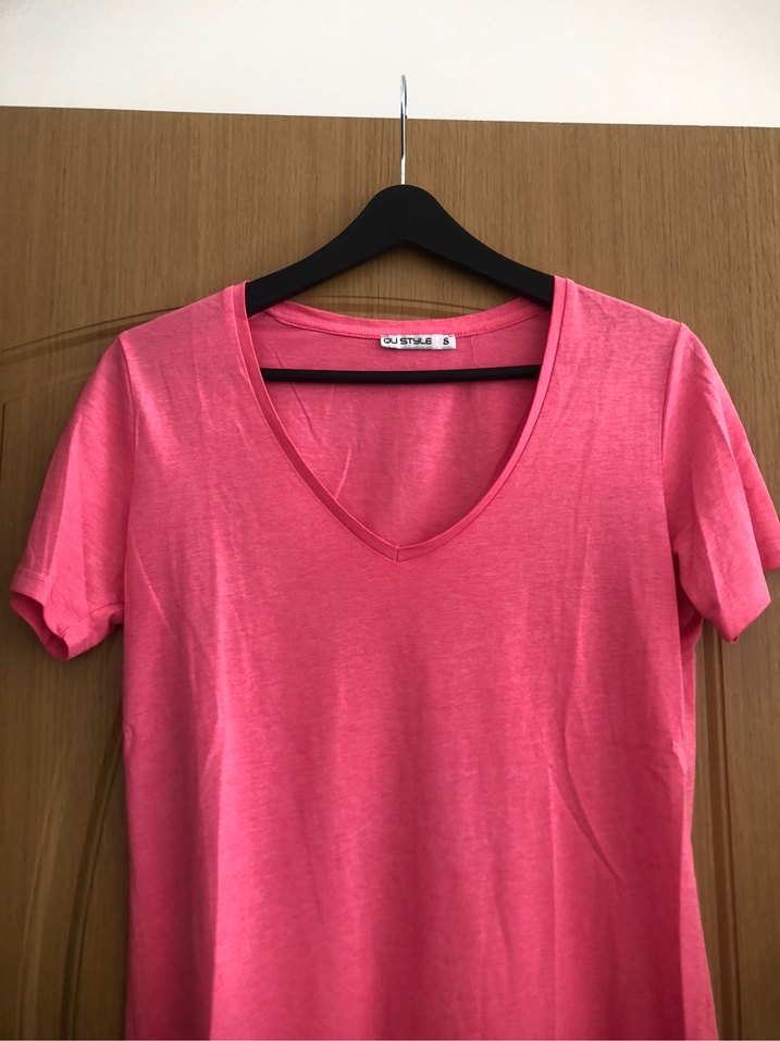 Pembe V Yaka Kısa Kollu Kadın Tişört - Görsel 2