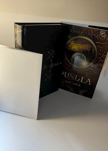 #PUSULA #KOLEZYUM #KIZIL ŞAFAK #KADER ARVAS - Görsel 5