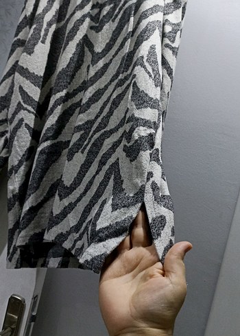 Gri Zebra Desenli Uzun Hamile Kazak - Görsel 3