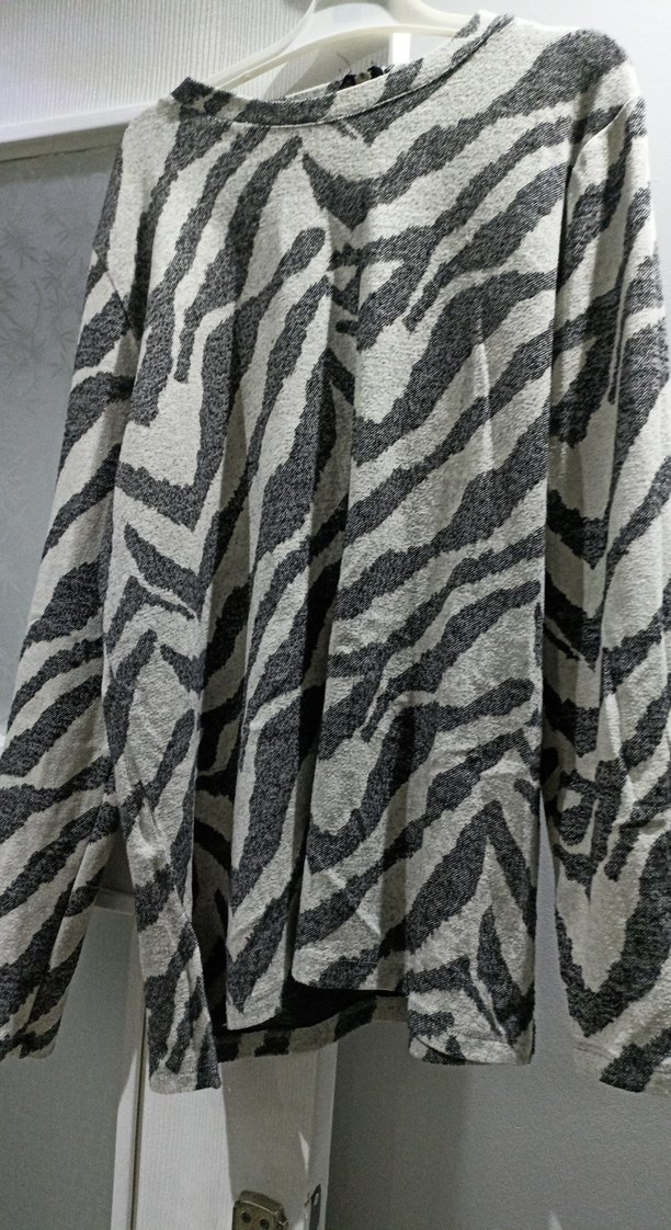 Gri Zebra Desenli Uzun Hamile Kazak - Görsel 2