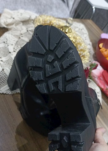 Fermuarlı Siyah Gotik Topuklu Bot - Görsel 3