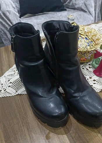 Fermuarlı Siyah Gotik Topuklu Bot - Görsel 2