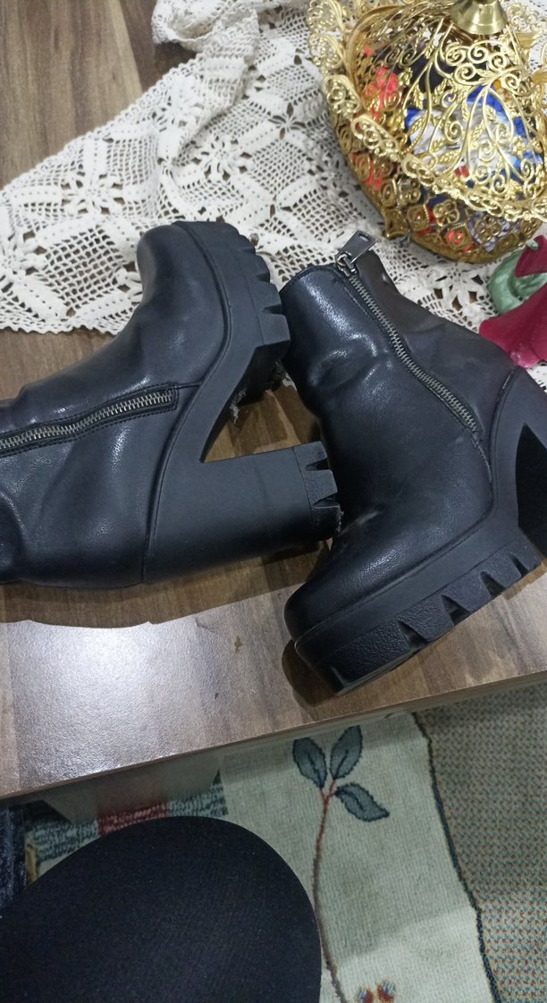 Fermuarlı Siyah Gotik Topuklu Bot - Görsel 4