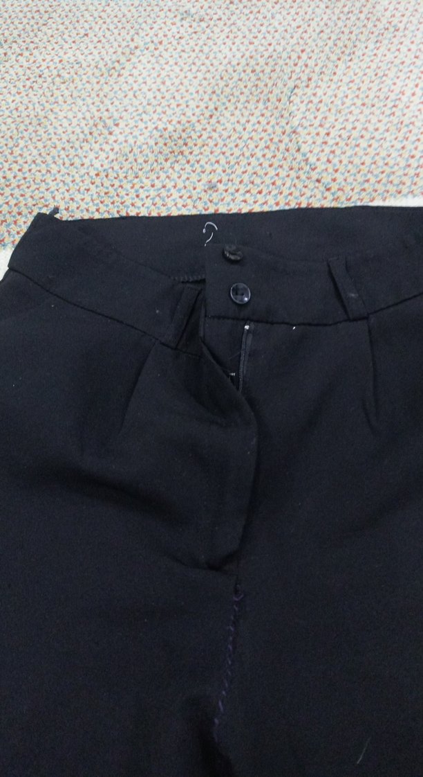 Düğmeli Siyah Midi Kadın Pantolon - Görsel 2