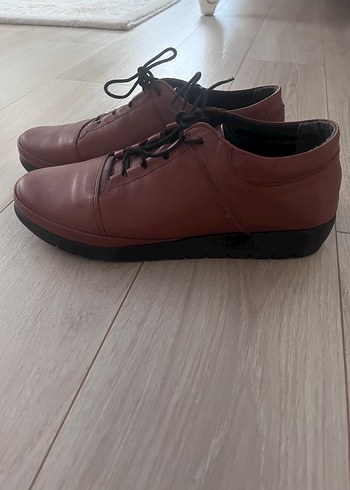 Zara Kahverengi Deri bayan Klasik Ayakkabı