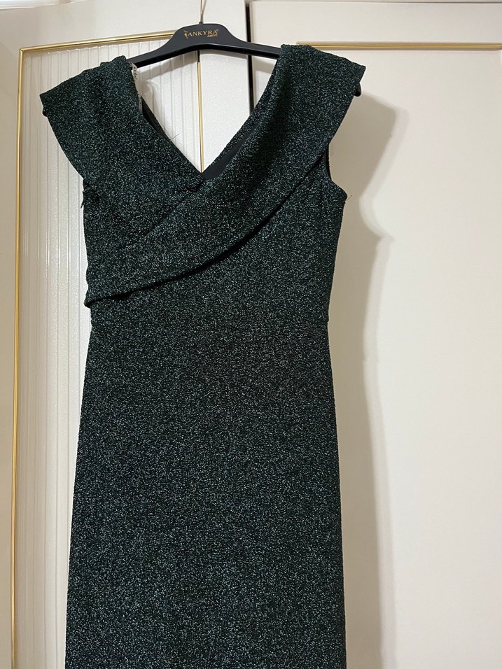 V Yaka Siyah Drapeli Kadın abiye - Görsel 4