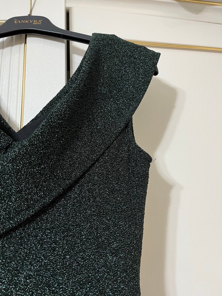 V Yaka Siyah Drapeli Kadın abiye - Görsel 5