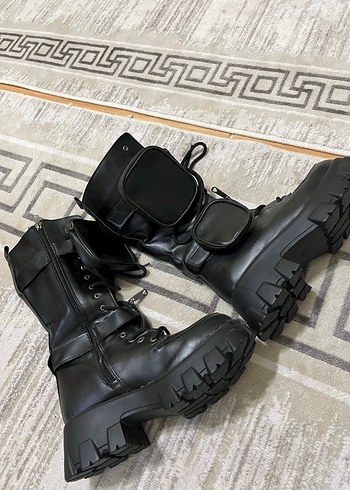 Siyah Deri Kadın bot - Görsel 5