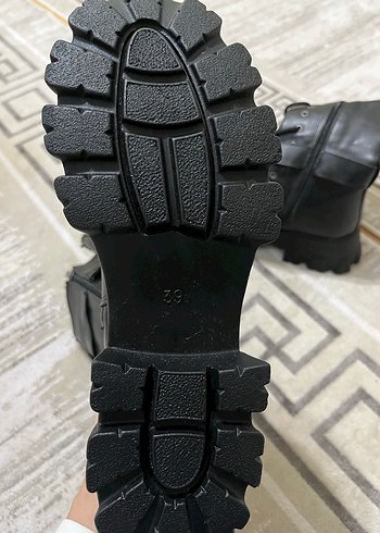 Siyah Deri Kadın bot - Görsel 3