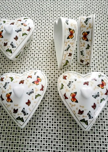 Kelebek Desenli Kalp Şekilli Tabak Seti - Görsel 4