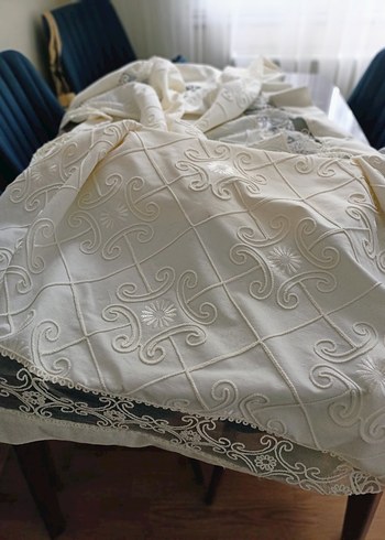 Geleneksel Beyaz Nakışlı Masa Örtüsü - Görsel 2