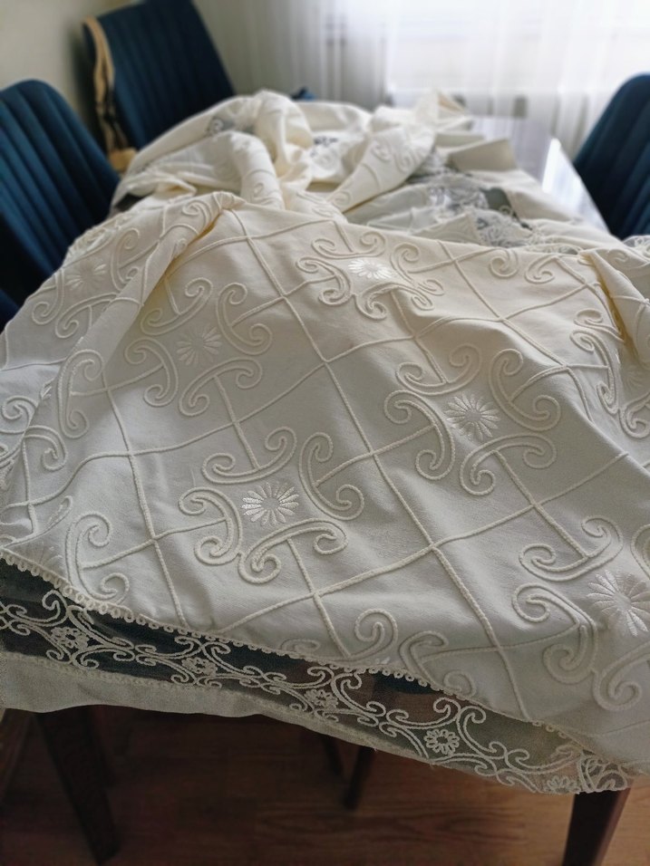 Geleneksel Beyaz Nakışlı Masa Örtüsü - Görsel 2