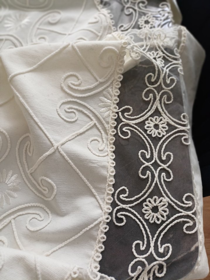 Geleneksel Beyaz Nakışlı Masa Örtüsü - Görsel 5