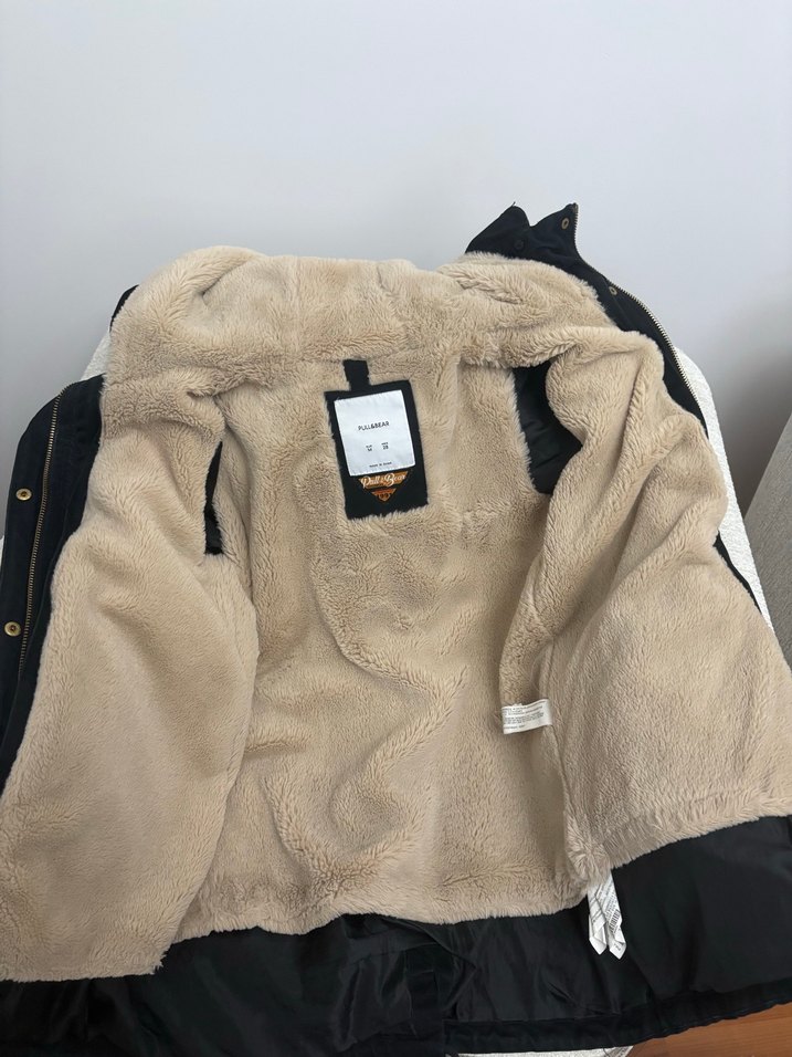 Siyah Peluş Astarlı Kadın Kaban pull and bear - Görsel 3