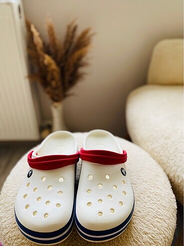 38 Beden beyaz Renk CROCS ORJİNAL TERLİK