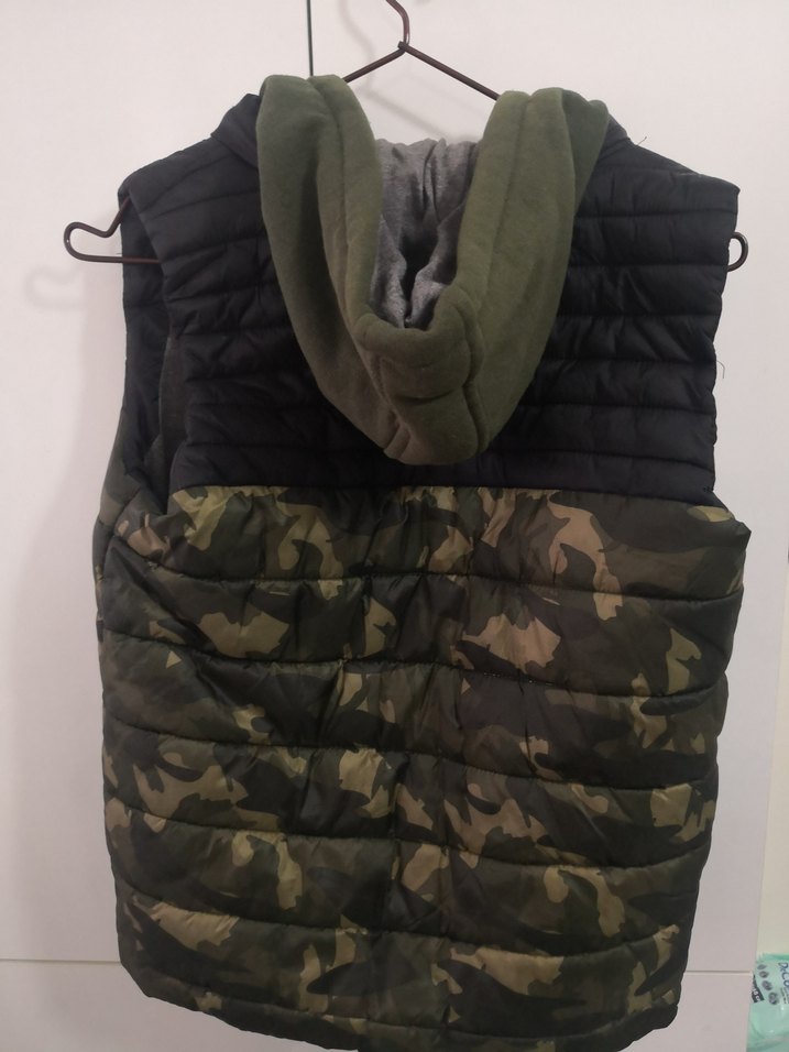 LCW Kamuflaj Desenli Siyah Erkek Çocuk Şişme Yelek - Görsel 3