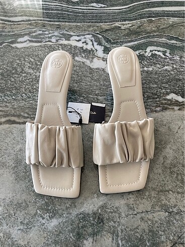 Massimo Dutti Kadın Terlik
