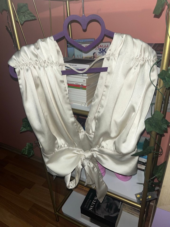 Saten V Yaka Drapeli Kadın Bluz - Görsel 4