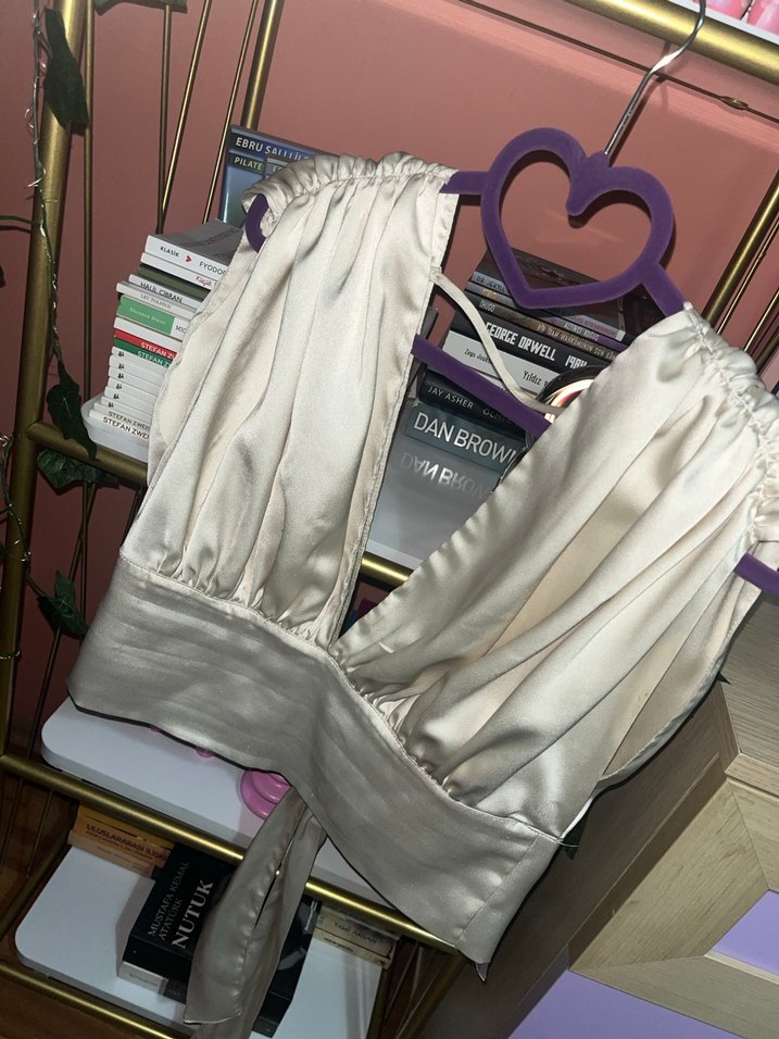 Saten V Yaka Drapeli Kadın Bluz - Görsel 2